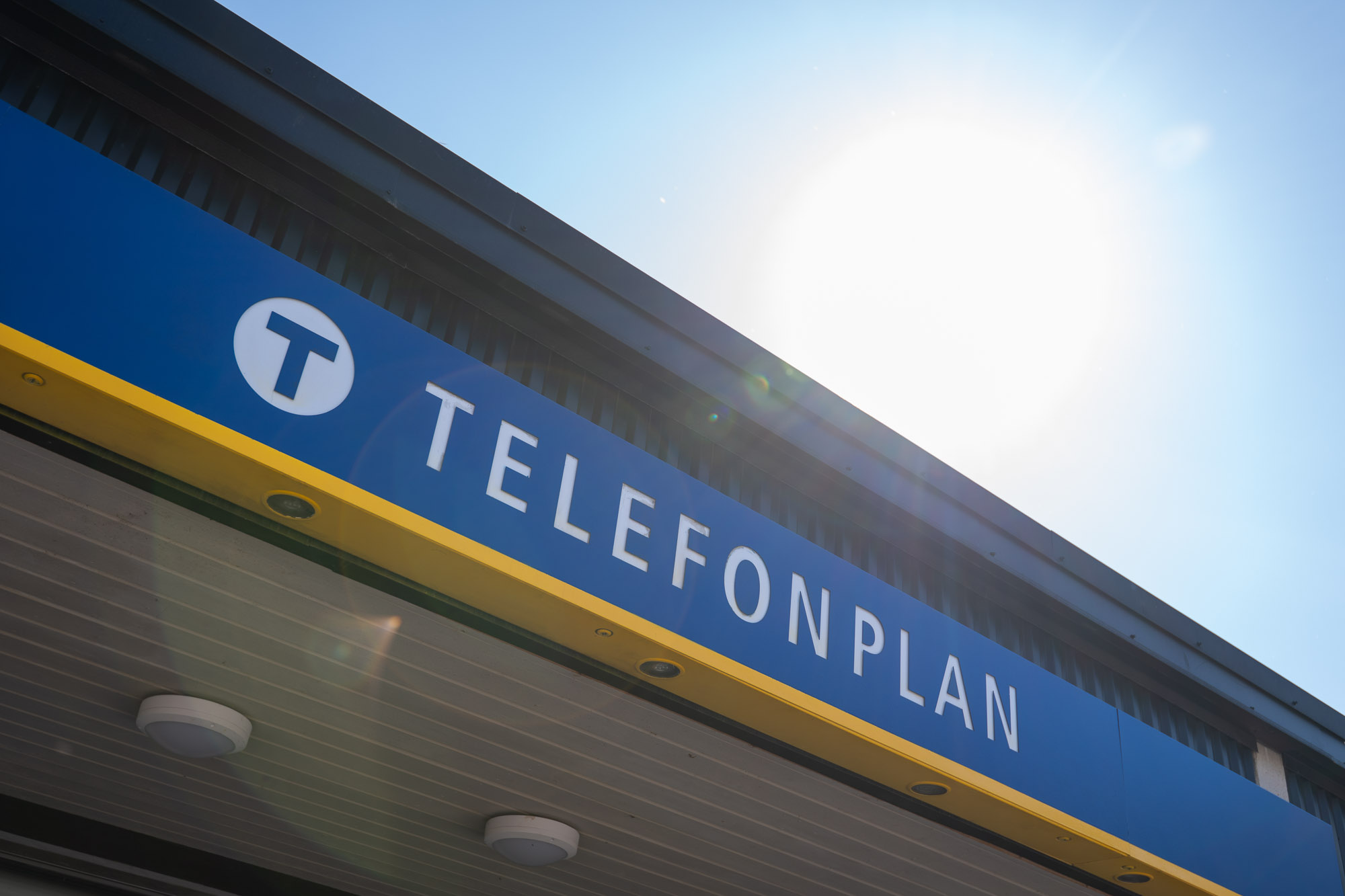 Tunnelbaneskylt där det står Telefonplan